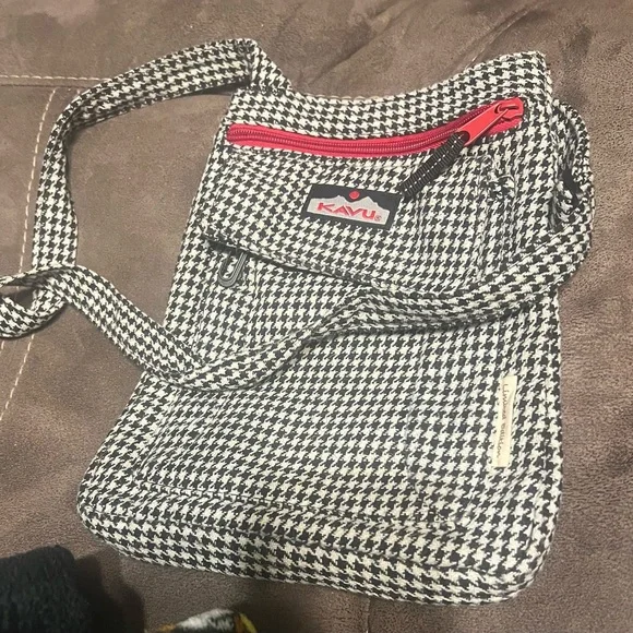 Kavu Limited edition‎ black-and-white houndstooth Crossbody red zipper - Picture 2 of 4